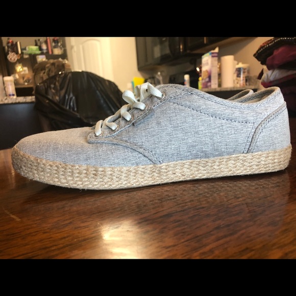 Grey vans with burlap rope detail - Picture 2 of 3